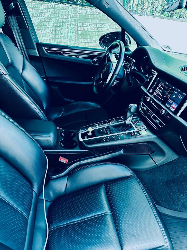 Center console detailing
